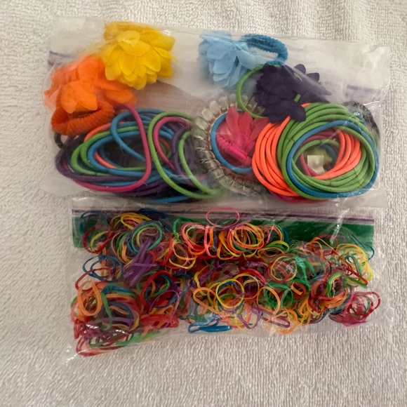 Hair Ties and Scrunchies NWOT - Picture 4 of 5